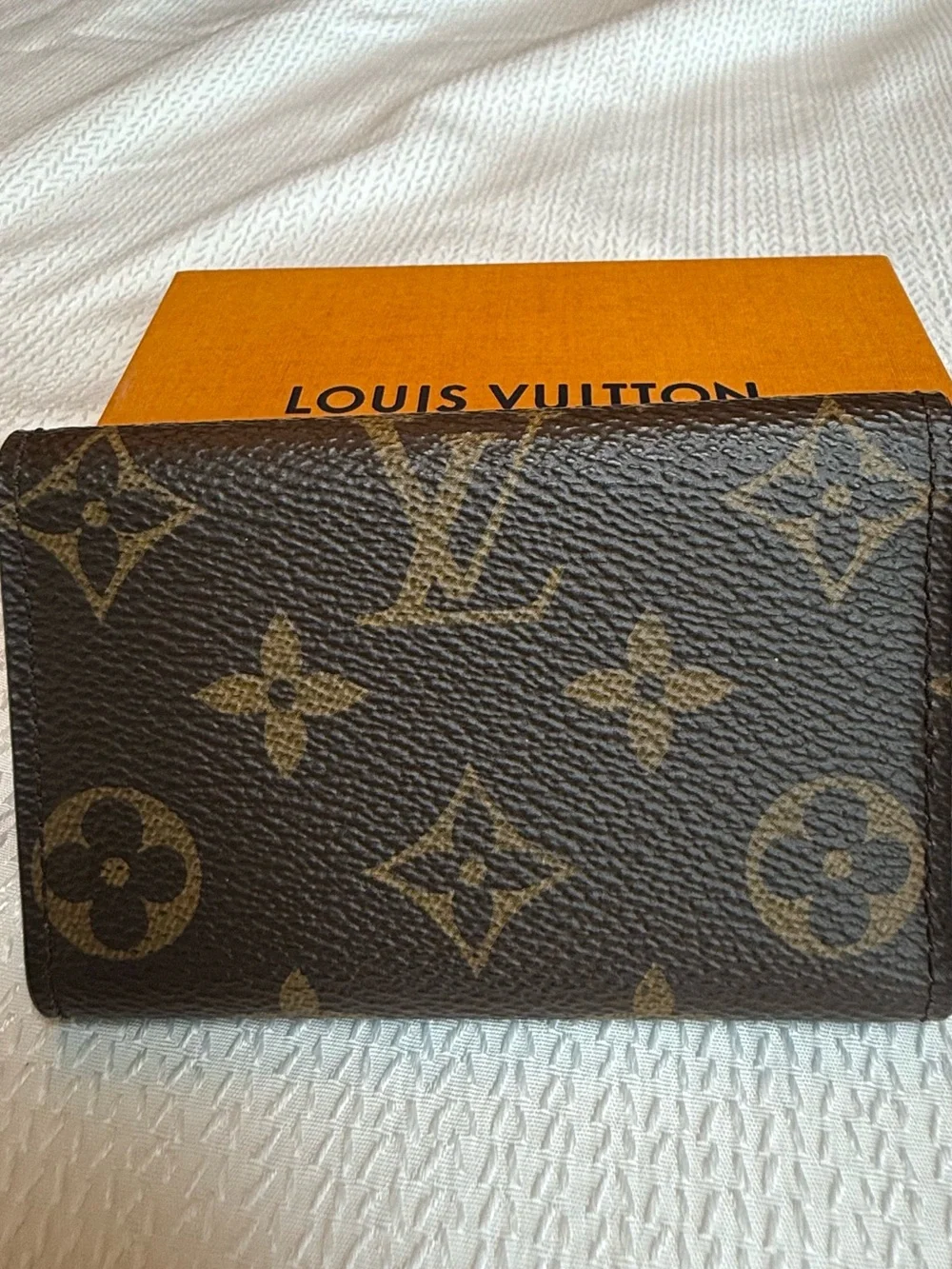 Louis Vuitton Monogram 6 Key Holder - Picture 8 of 15